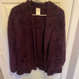 Women’s Secret Treasures size M Sherpa top maroon
